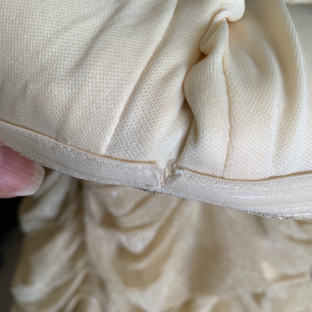 Light gold dress - Picture 6 of 8